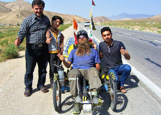 IR: Solatrike mit iranischer Familie