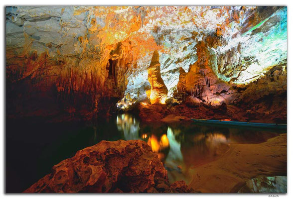 VN0110.Phong Nha Cave