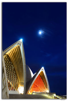 AU1563.Sydney.Opera House + Moon