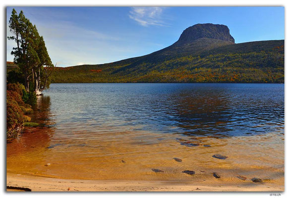 AU1356.Overland Track.Lake Will and Barn Bluff