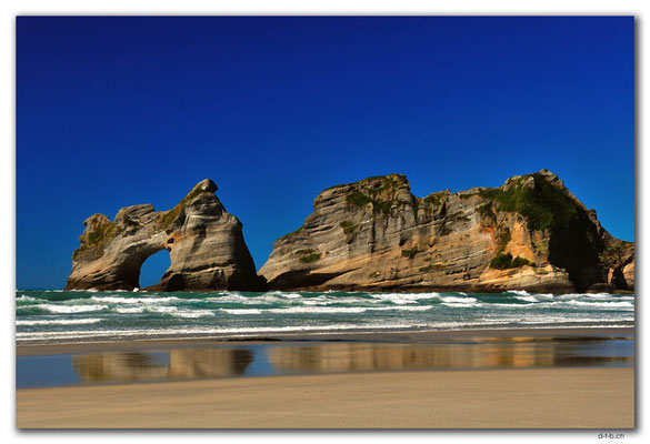 NZ0628.Wharariki Beach.Archway Islands