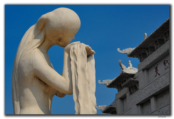 CN0262.Statue