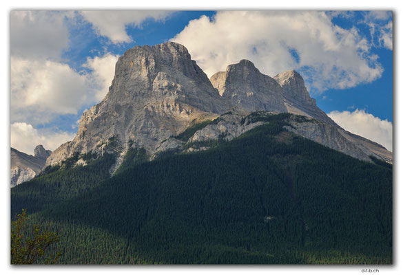 CA0691.Canmore.Three Sisters