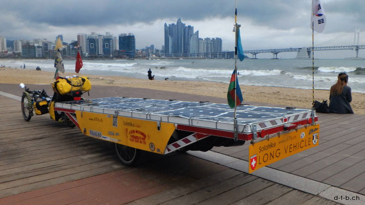 KR: Solatrike am Gwangalli Beach in Busan