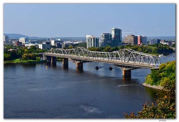 CA0896.Ottawa.Alexandra Bridge