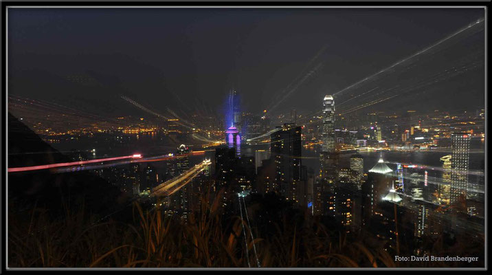 C2741 Hong Kong Victoria Peak by night