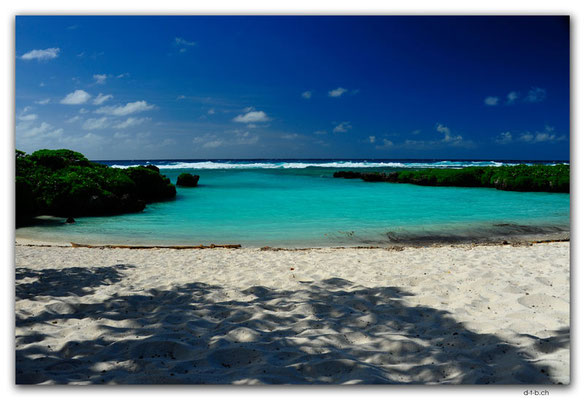 VT0126.Efate.Ch-Something beach
