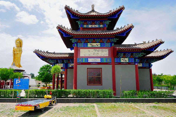 CN.Solatrike bei grossem Buddha