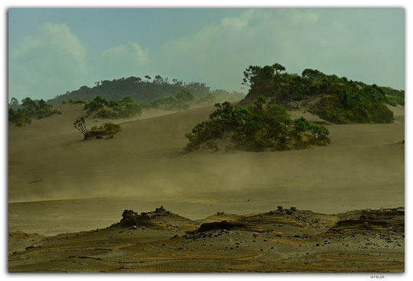 VT0044.Tanna.Sandstorm on Ashfields