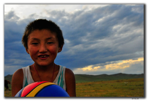 MN0063.Orkhon Valley.Nomadenjunge