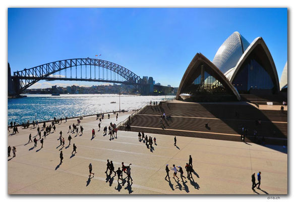 AU1701.Sydney.Harbour Bridge + Opera House