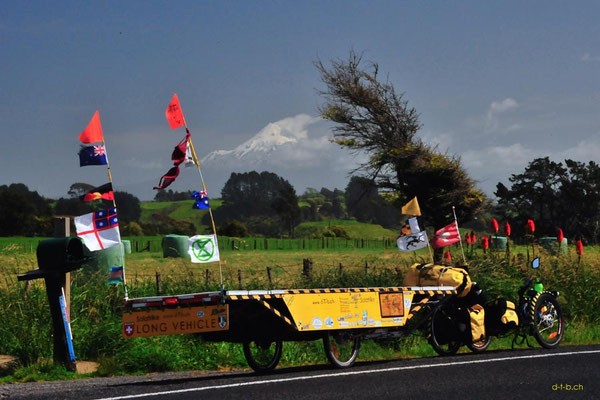 NZ: Solatrike vor Mt.Taranaki
