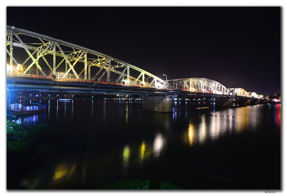 VN0196.Hue.Truong Tien Bridge