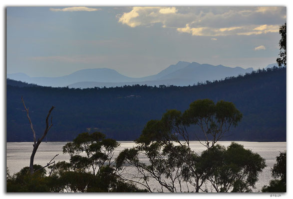 AU1317.View from Bruny Island