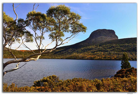 AU1355.Overland Track.Lake Will and Barn Bluff