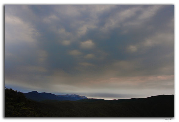NZ0585.Anatoki Track.Sky over Lockett Range