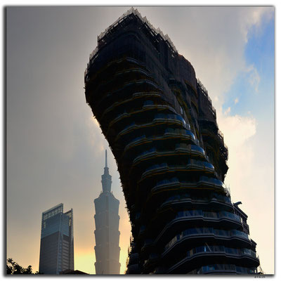 TW0016.Taipei.Verdrehtes Haus