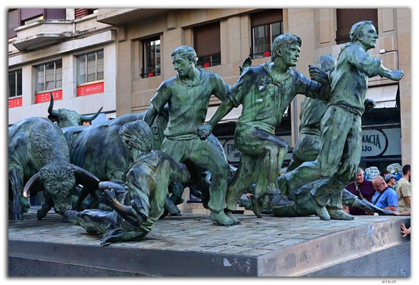 ES0242.Pamplona Monumento al Encierro