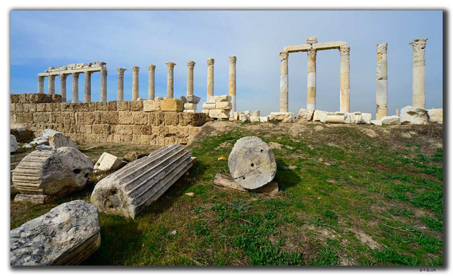 TR0175.Laodicea.Tempel