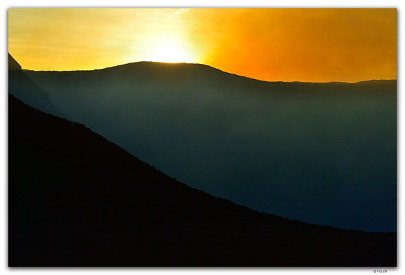 VT0080.Tanna.Sunset on Volcan Yasur