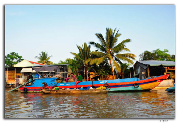 VN0366.Phong Dien.Floating Market