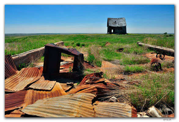 CA1068.Old House.Kincaid