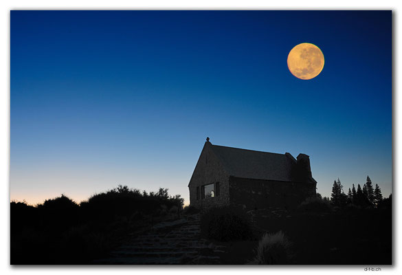 NZ0783.Lake Tekapo.Church of the good Shepherd at Full Moon