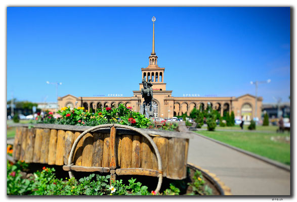 AM045.Yerevan.Bahnhof