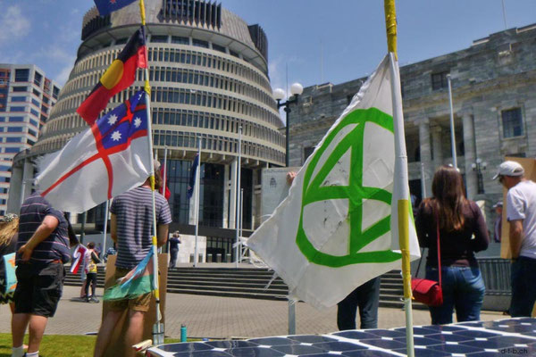 NZ: Solatrike in Wellington vor Beehive bei Fridays for Future