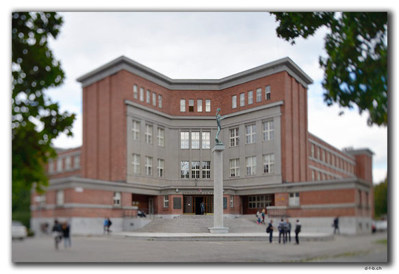 CZ081.Hradec Kralové.Gymnasium