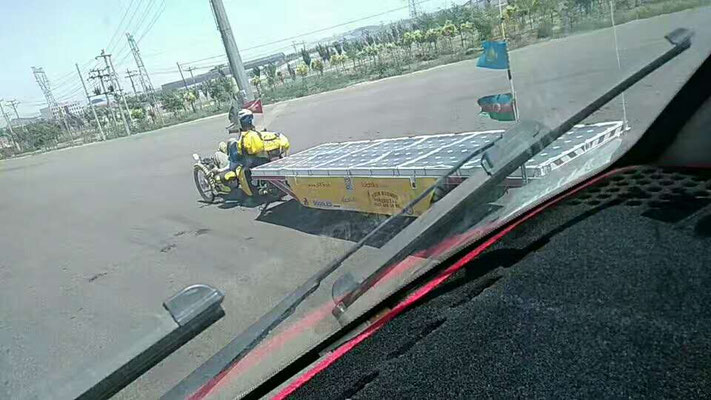 CN: Solatrike at the border of Ninxia and Inner Mongolia (Photo: unknown)