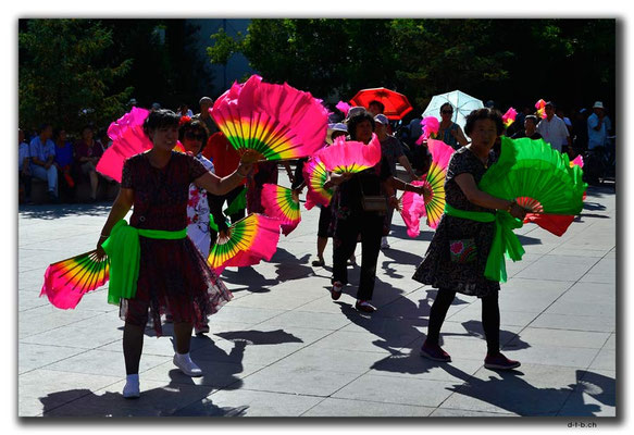 CN0300.Hohhot.Traditioneller Tanz