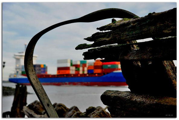 DE212.Hamburg.Schiffswrack