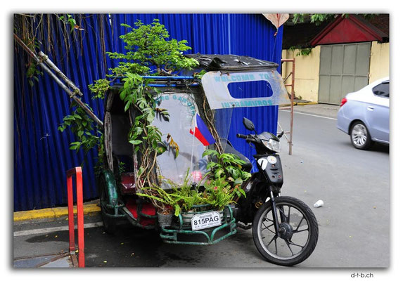 PH0017.Manila.Intramuros.green Tricycle Taxi