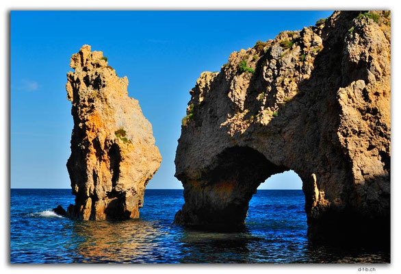PT0009.Lagos.Grotto pioneers