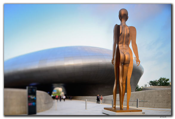 KR0053.Seoul.Dongdaemun Plaza