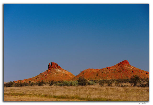 AU0280.Ord Range,Monument Valley