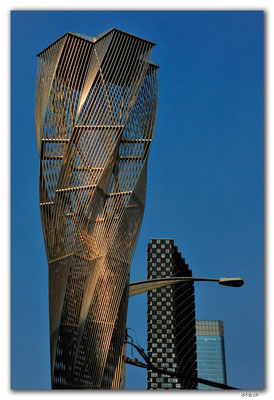 CA0706.Calgary.Lantern