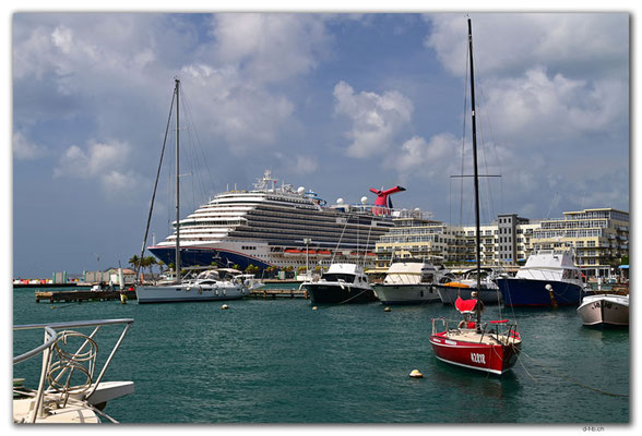 AW0003.Cruise Ship Harbour
