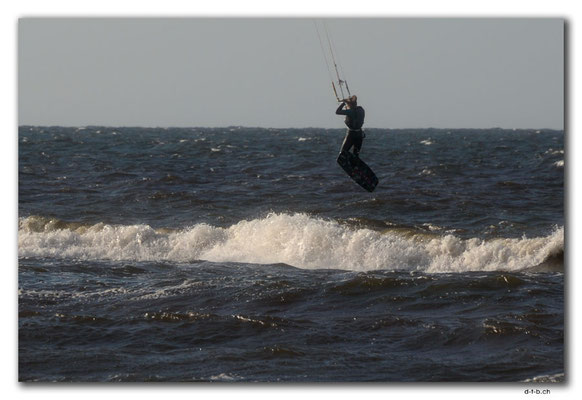 PL320.Kitesurferin