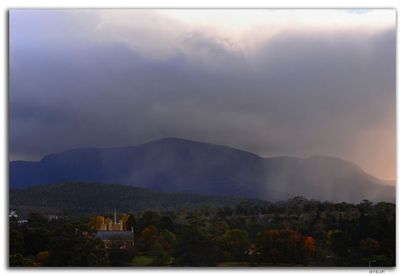 AU1324.Hobart.Mt.Wellington in rain