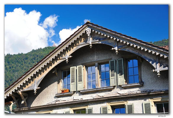 CH1068.Altes Haus in Matten mit Harder Kulm
