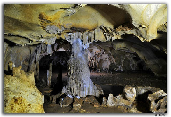 PH0052.Antipolo.Mystical Cave.Mother and child