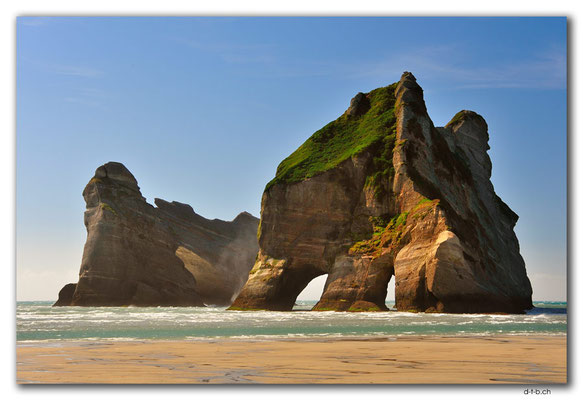 NZ0630.Wharariki Beach.Archway Islands