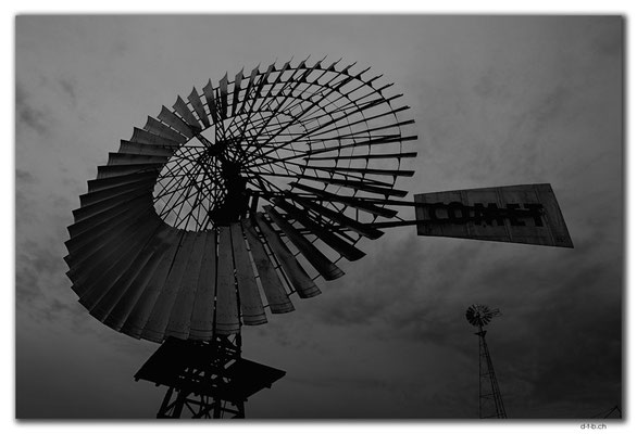 AU0972.Penong.Windmill Museum.Biggest Windmill in AU