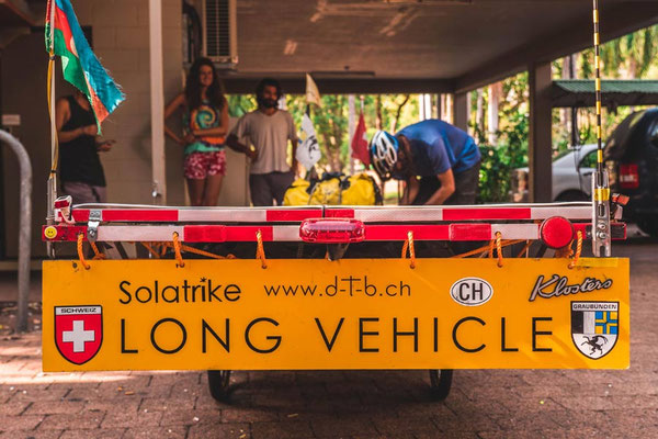 AU: Darwin, Get ready to go. (Photo:Ludovic)