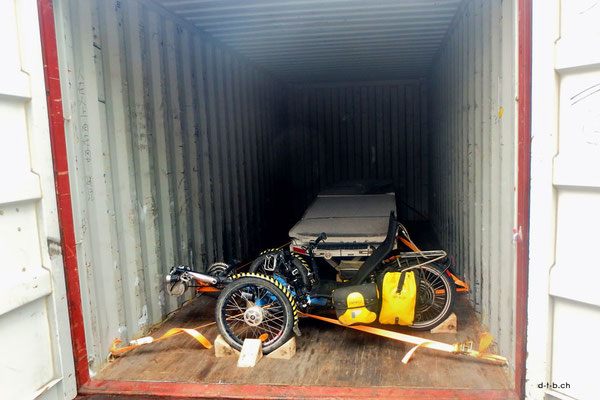 CN.Solatrike im Container