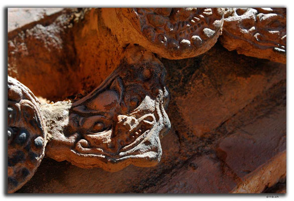 CN0208.Shikong.Buddhatempel.Dachziegel