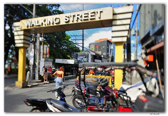 PH0062.Angeles.Walking Street