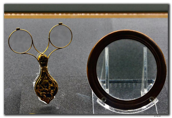 TW0027.Taipei.Palace Museum.Brille